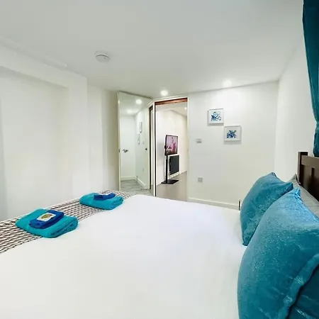 Beautiful House In Little Venice Holiday home London