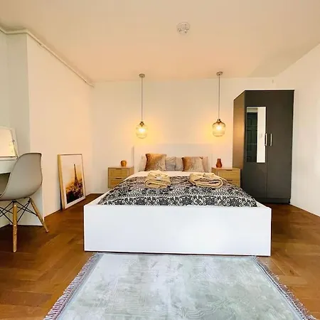 Beautiful House In Little Venice London