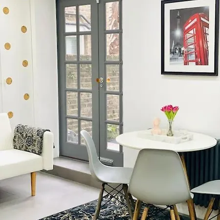 Beautiful House In Little Venice * London