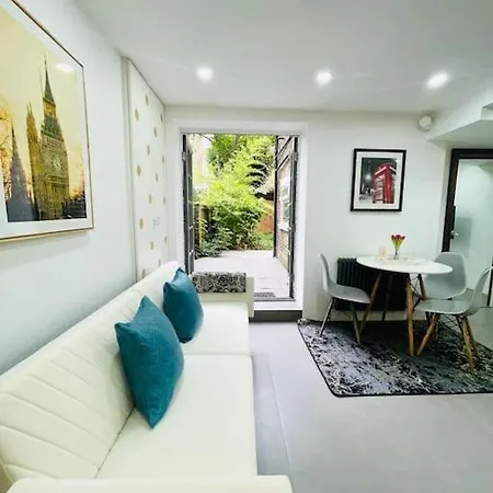 Beautiful House In Little Venice * London