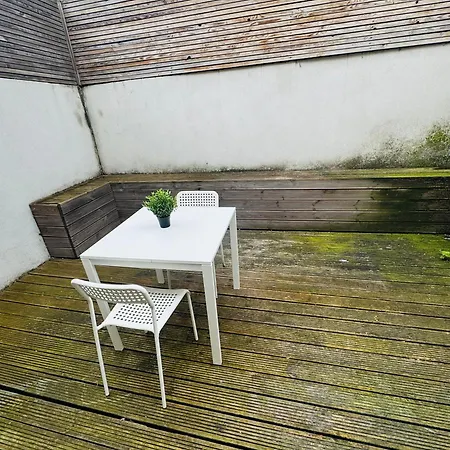 Studio Near Central Apartment
