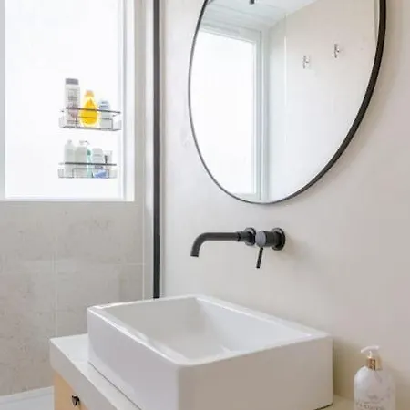 Unique 3bd Flat In Hoxton With Private Garden * London