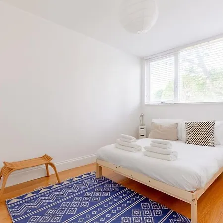 Unique 3bd Flat In Hoxton With Private Garden Apartment *
