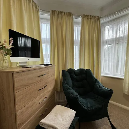 303 Upminster Road North *