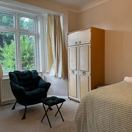 303 Upminster Road North