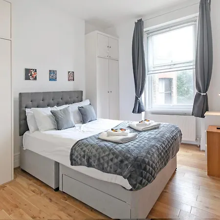 Charming Two-bedroom Flat In Notting Hill *
