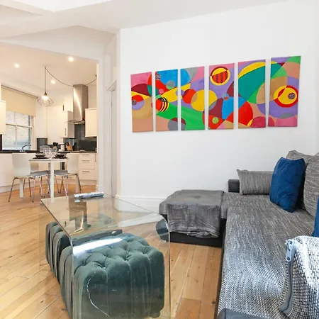 Charming Two-bedroom Flat In Notting Hill *