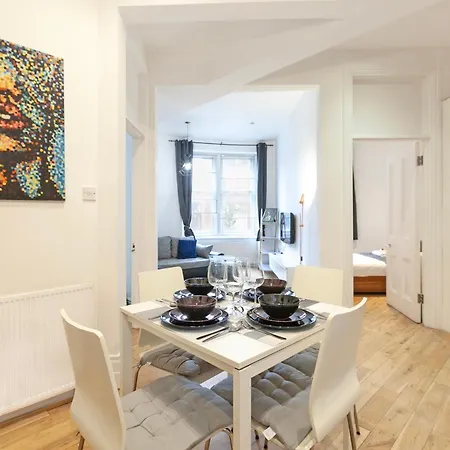 Charming Two-bedroom Flat In Notting Hill *