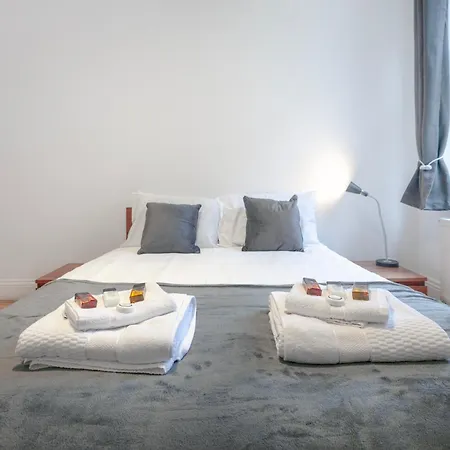 Charming Two-bedroom Flat In Notting Hill Apartment
