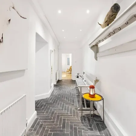 Apartment 3 Bedroom 2 Bathroom Victorian Flat In Kensington