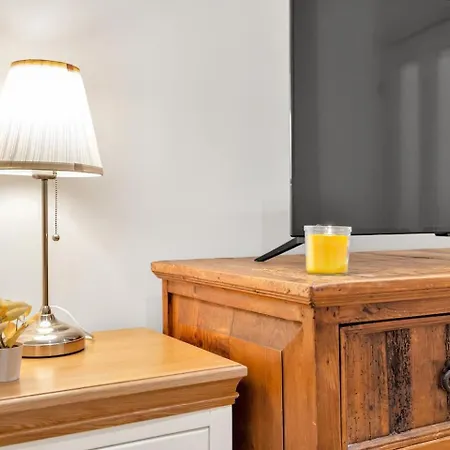 3 Bedroom 2 Bathroom Victorian Flat In Kensington London