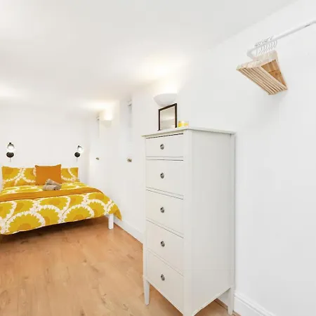 Apartment 3 Bedroom 2 Bathroom Victorian Flat In Kensington