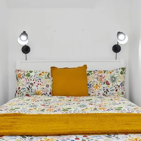 3 Bedroom 2 Bathroom Victorian Flat In Kensington *