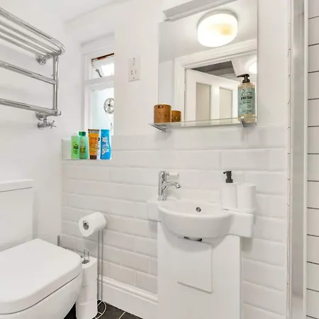Apartment 3 Bedroom 2 Bathroom Victorian Flat In Kensington