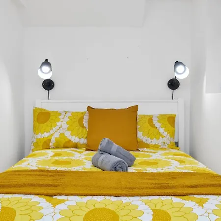3 Bedroom 2 Bathroom Victorian Flat In Kensington Apartment London