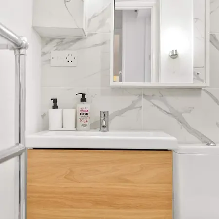 Apartment 3 Bedroom 2 Bathroom Victorian Flat In Kensington London