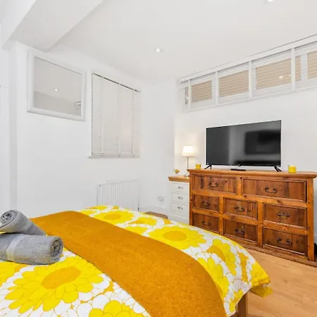 Apartment 3 Bedroom 2 Bathroom Victorian Flat In Kensington London