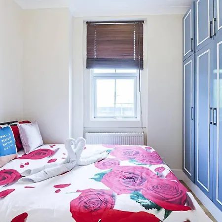 Private Homely Bedroom In Kensington R1 公寓