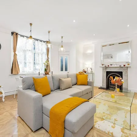 3 Bedroom 2 Bathroom Victorian Flat In Kensington