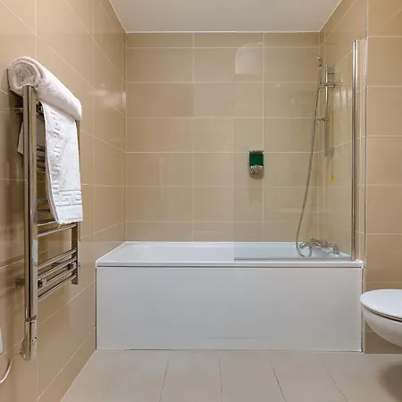 Apartamento Stunning 1-bedroom With Private Balcony - Tower Point,