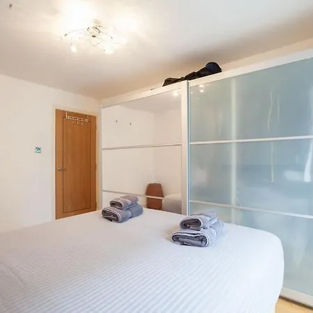 Apartment Amazing Location Near St Paul's - Sleeps 4