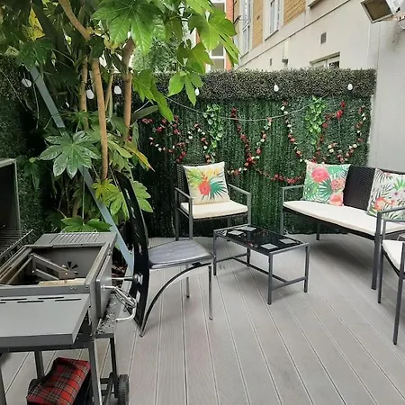 Amazing Location Near St Paul's - Sleeps 4 *