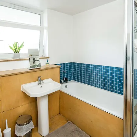 Hoxton Homestay *