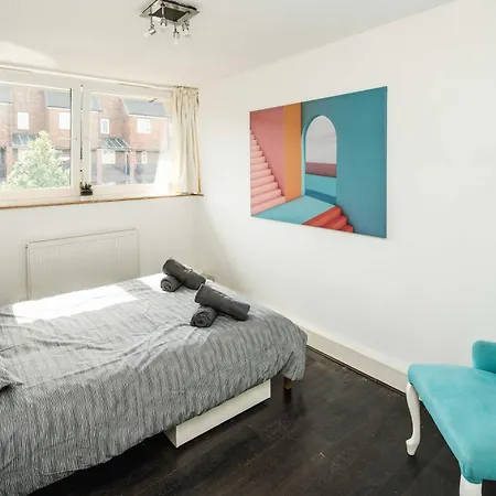 Hoxton Homestay London