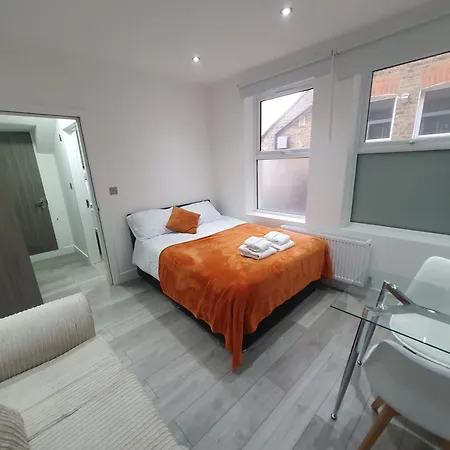 1 Apartment