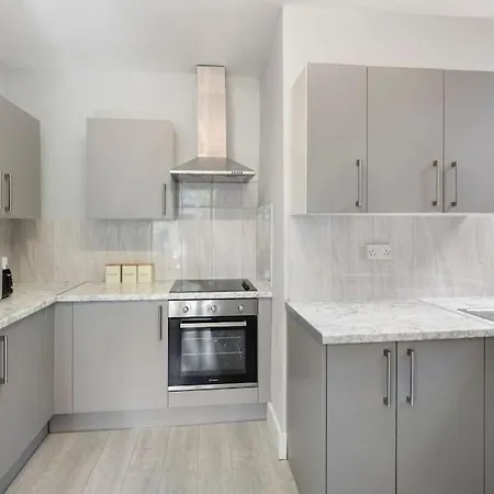 Apartment Large House Next Transport Romford
