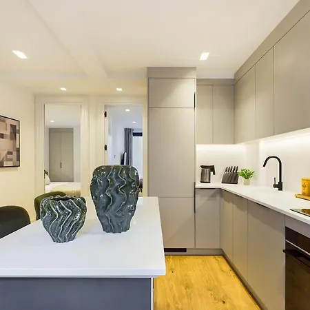 Be - Maida Vale Residences Apartment