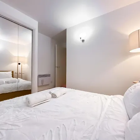 Apartment Lovely 1 Bedroom With Hottub, Sauna, Gym *