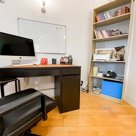 Lovely 1 Bedroom With Hottub, Sauna, Gym Apartment *