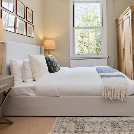 The Earl's Court Hideout - Lovely 4bdr House With Garden Apartment London