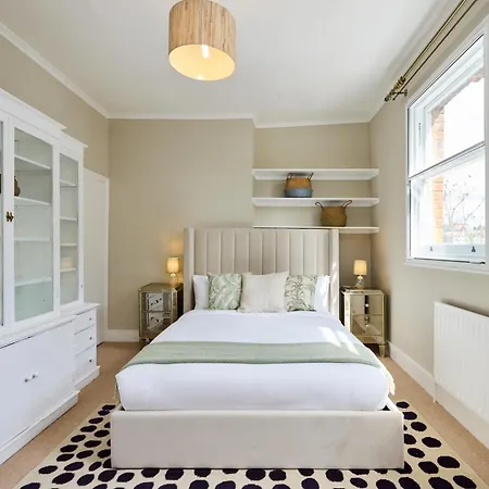 The Earl's Court Hideout - Lovely 4bdr House With Garden * London