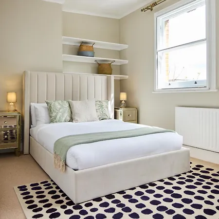 The Earl's Court Hideout - Lovely 4bdr House With Garden Apartment