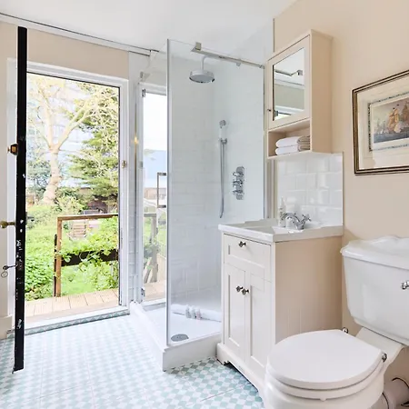 The Earl's Court Hideout - Lovely 4bdr House With Garden *