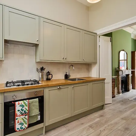 The Earl's Court Hideout - Lovely 4bdr House With Garden London