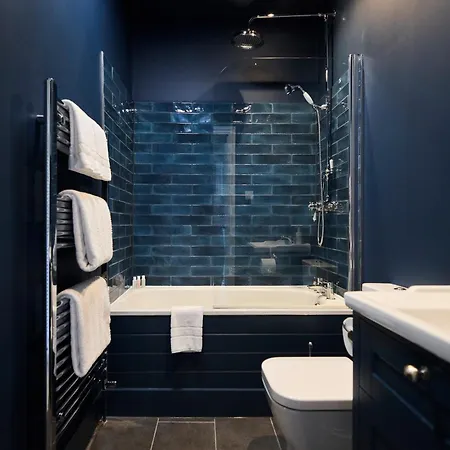 The Earl's Court Hideout - Lovely 4bdr House With Garden Apartment *
