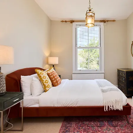 The Earl's Court Hideout - Lovely 4bdr House With Garden Apartment London