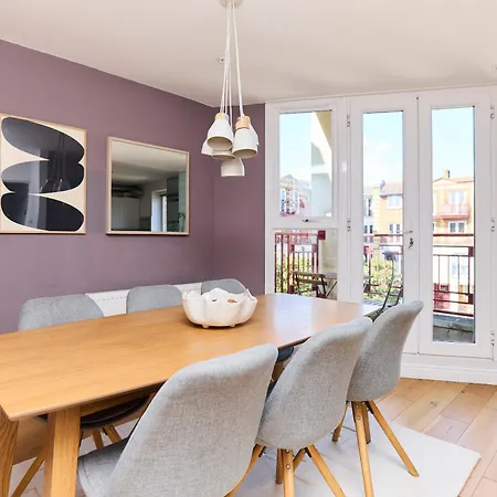 The Brunswick Retreat - Warm 3bdr Flat With Balcony London