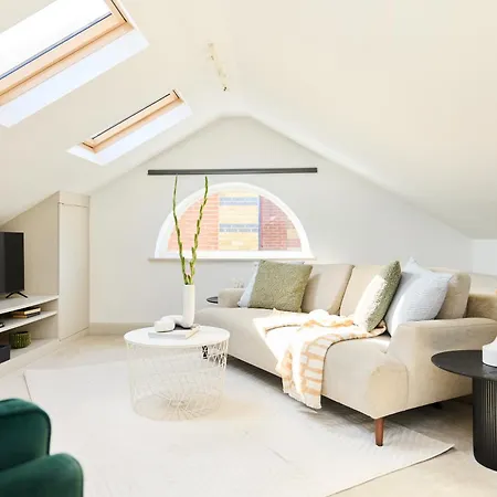 The Brunswick Retreat - Warm 3bdr Flat With Balcony * London