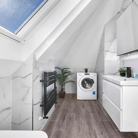 Apartment Rockstar Greyz - Sleeps 7 -