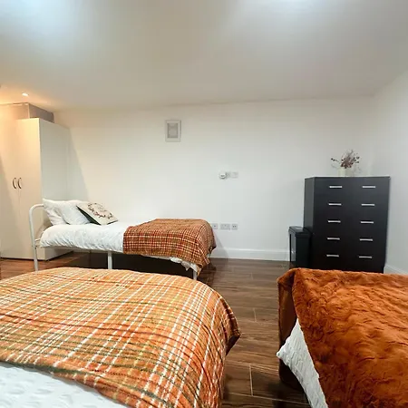 Apartment Juniper Alexandra Palace Serviced Apartments, By Edens *