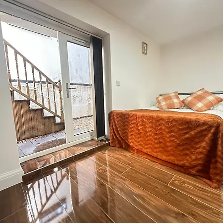 Apartment Juniper Alexandra Palace Serviced Apartments, By Edens London