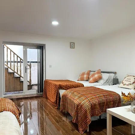 Apartment Juniper Alexandra Palace Serviced Apartments, By Edens London
