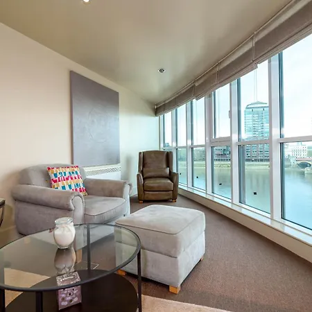 Fabulous 3 Bed In Vauxhall Apartment London