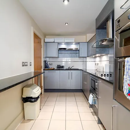 Fabulous 3 Bed In Vauxhall London