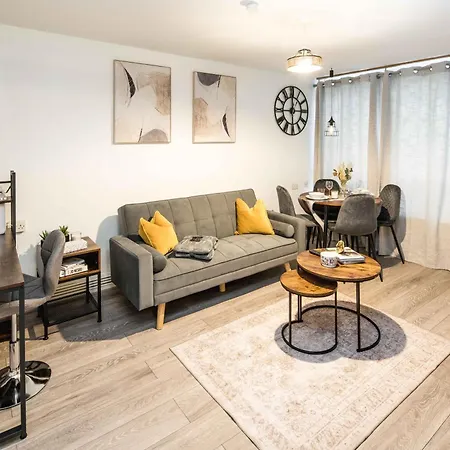 Apartment Family-friendly 1-bedroom In