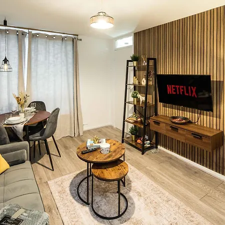 Family-friendly 1-bedroom In Apartment *